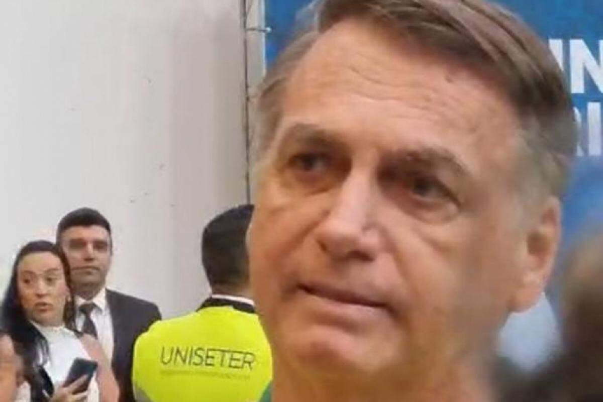 Flávio Paradella Analisa o Evento Polêmico de Bolsonaro - Um Gesto de Solidariedade Carregado de Hostilidade