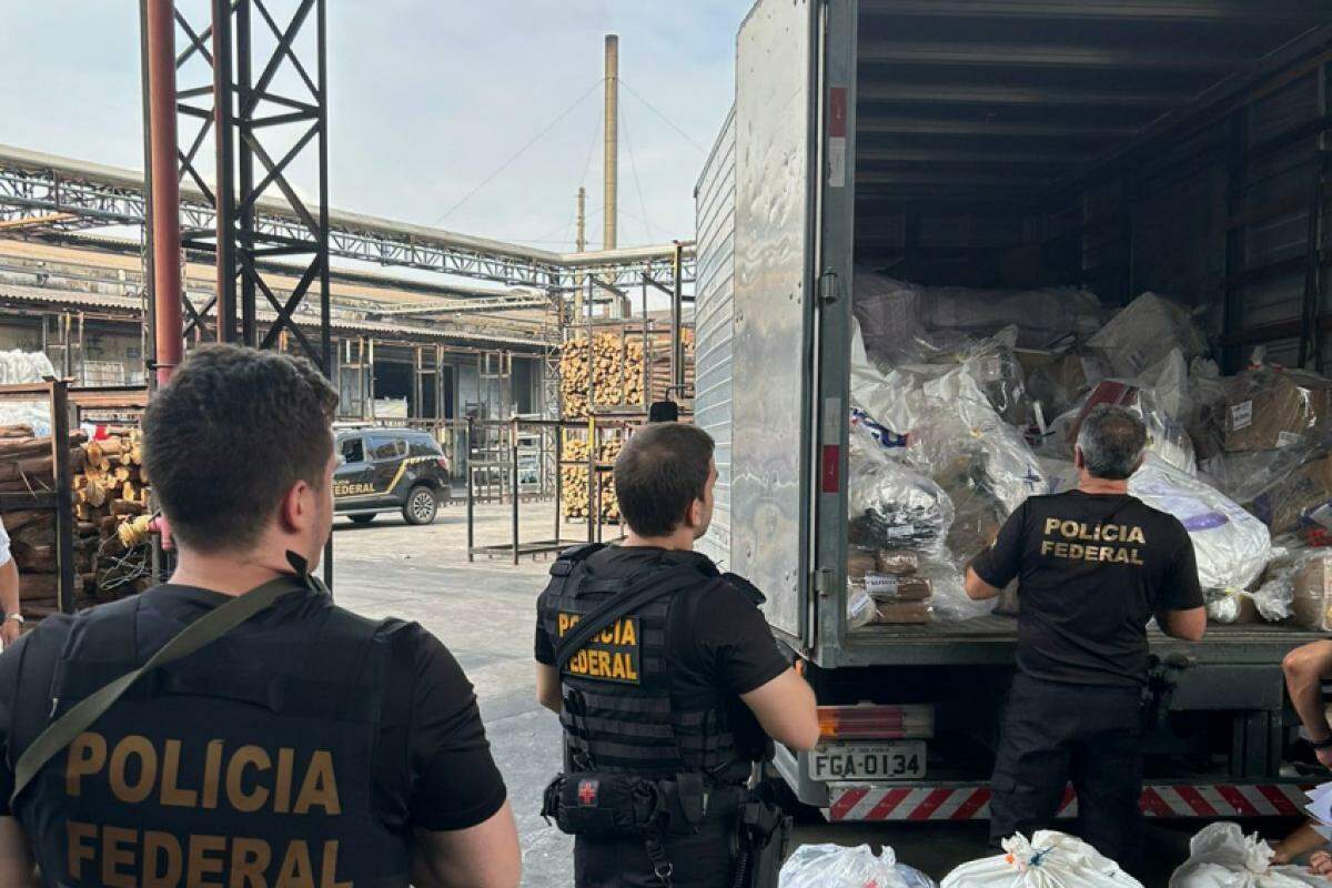 Operação Antidrogas - Polícia Federal Destrói Mais de 400 Quilos de Entorpecentes Apreendidos