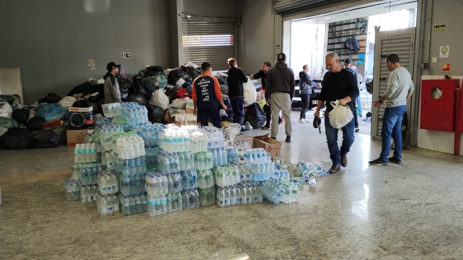 Solidariedade em Movimento - Americana Envia Toneladas de Doações para Vítimas das Enchentes no Rio Grande do Sul