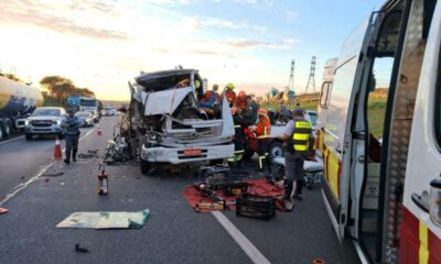 Colisão Grave na Rodovia dos Bandeirantes - Consequências Trágicas de um Acidente entre Caminhões