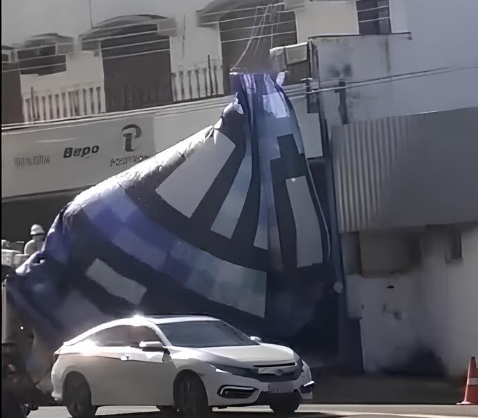 V DEO Bal o Gigante Cai em Avenida e Provoca Caos na Fia o El trica O Que Aconteceu