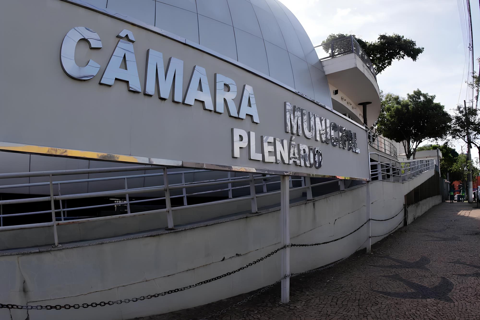 A Batalha dos Salários Públicos: Por Que Vereadores de Campinas Dizem Não ao Aumento de 59% para Presidente da Rede Mário Gatti? 1 A Batalha dos Sal rios P blicos Por Que Vereadores de Campinas Dizem N o ao Aumento de 59 para Presidente da Rede M rio Gatti