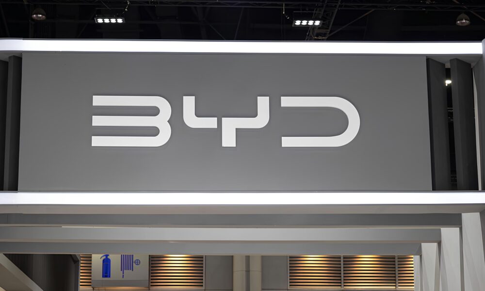 O Fen meno BYD no Brasil Como uma Montadora Chinesa Est Revolucionando o Mercado de Carros El tricos