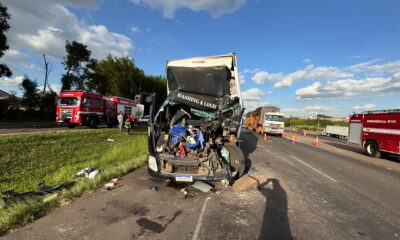 Acidente na Washington Lu s Colis o entre Caminh es Revela o Fr gil Equil brio Entre Velocidade e Vida