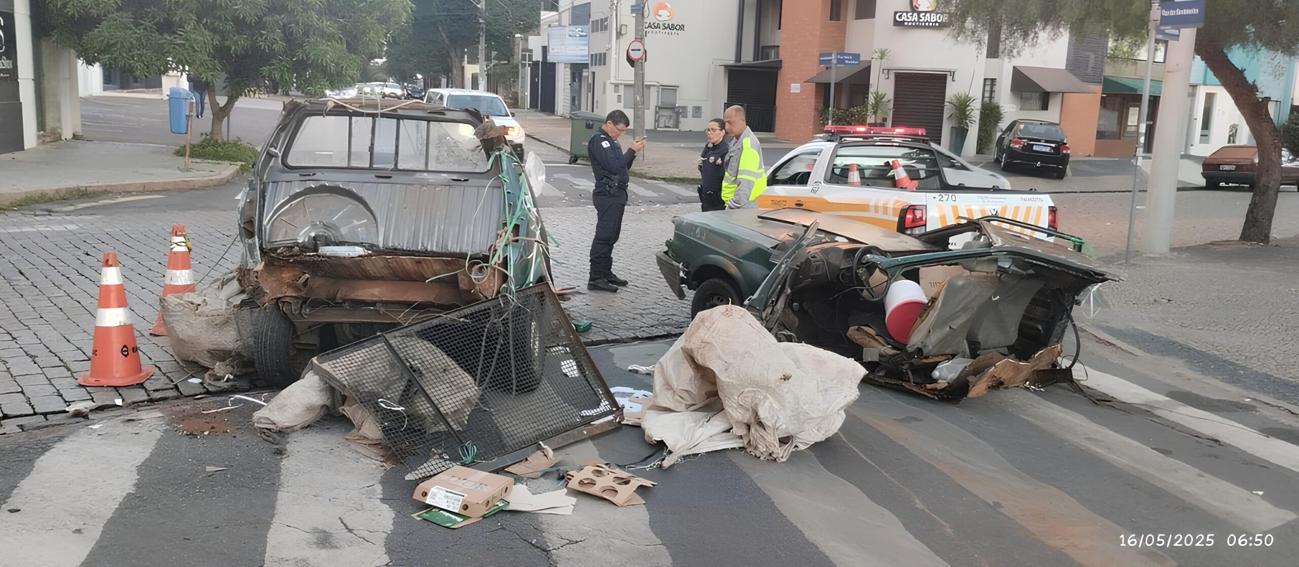 Carro Partido ao Meio em Acidente Choca a Cidade: 38 Multas e R$ 63 Mil em Dívidas Revelam História de Desprezo às Leis 1 Carro Partido ao Meio em Acidente Choca a Cidade 38 Multas e R 63 Mil em D vidas Revelam Hist ria de Desprezo s Leis scaled
