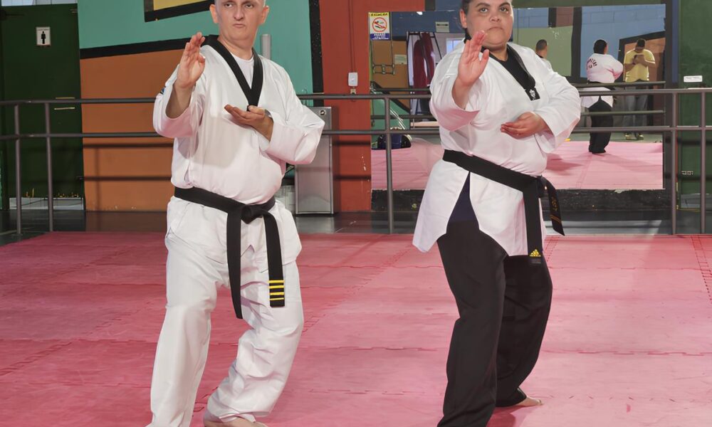 Dupla de Ribeir o Pires Encara o Desafio Internacional Como o Taekwondo Est Transformando Vidas em Campinas