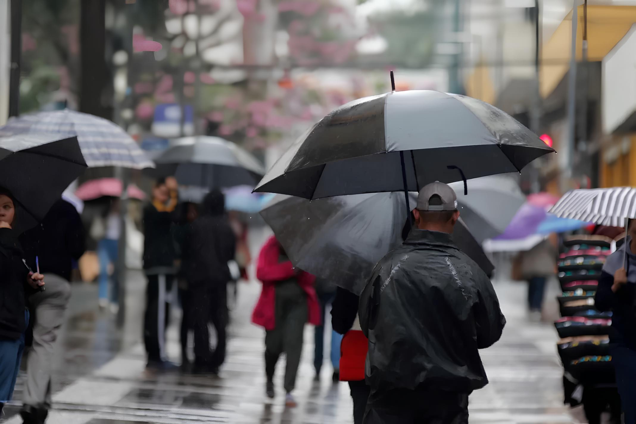 Frente Fria Avança pelo Interior de SP: O Que Esperar das Chuvas nos Próximos Dias? 1