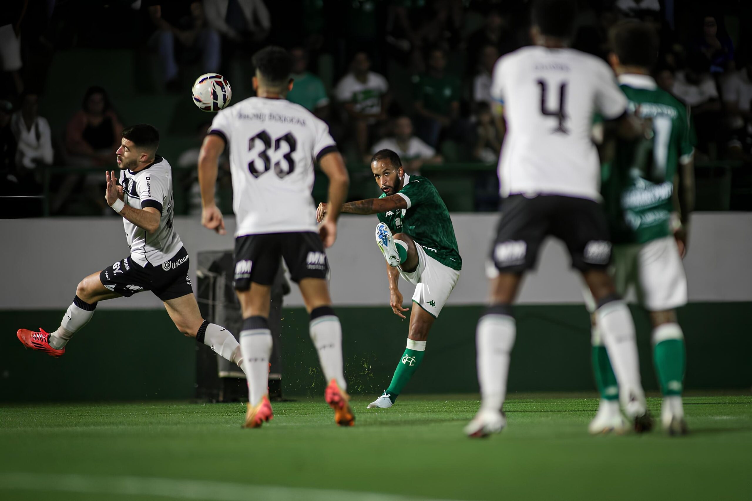 O Figueirense e o Cartão Vermelho da Vergonha: O Que Está Por Trás das 3 Expulsões em 7 Jogos na Série C? 1 O Figueirense e o Cart o Vermelho da Vergonha O Que Est Por Tr s das 3 Expuls es em 7 Jogos na S rie C scaled