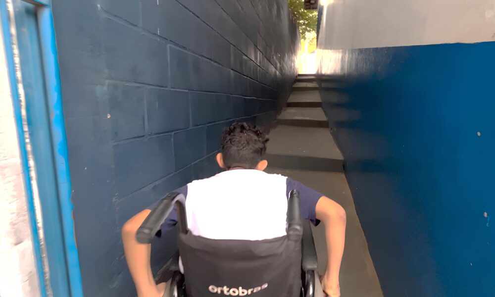 Quando a Educa o Vira um Direito Negado A Luta de Crian as com Defici ncia no Brasil