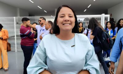 Rowenna Brito A Educadora que Conquistou Feira de Santana com Sabedoria e Determina o