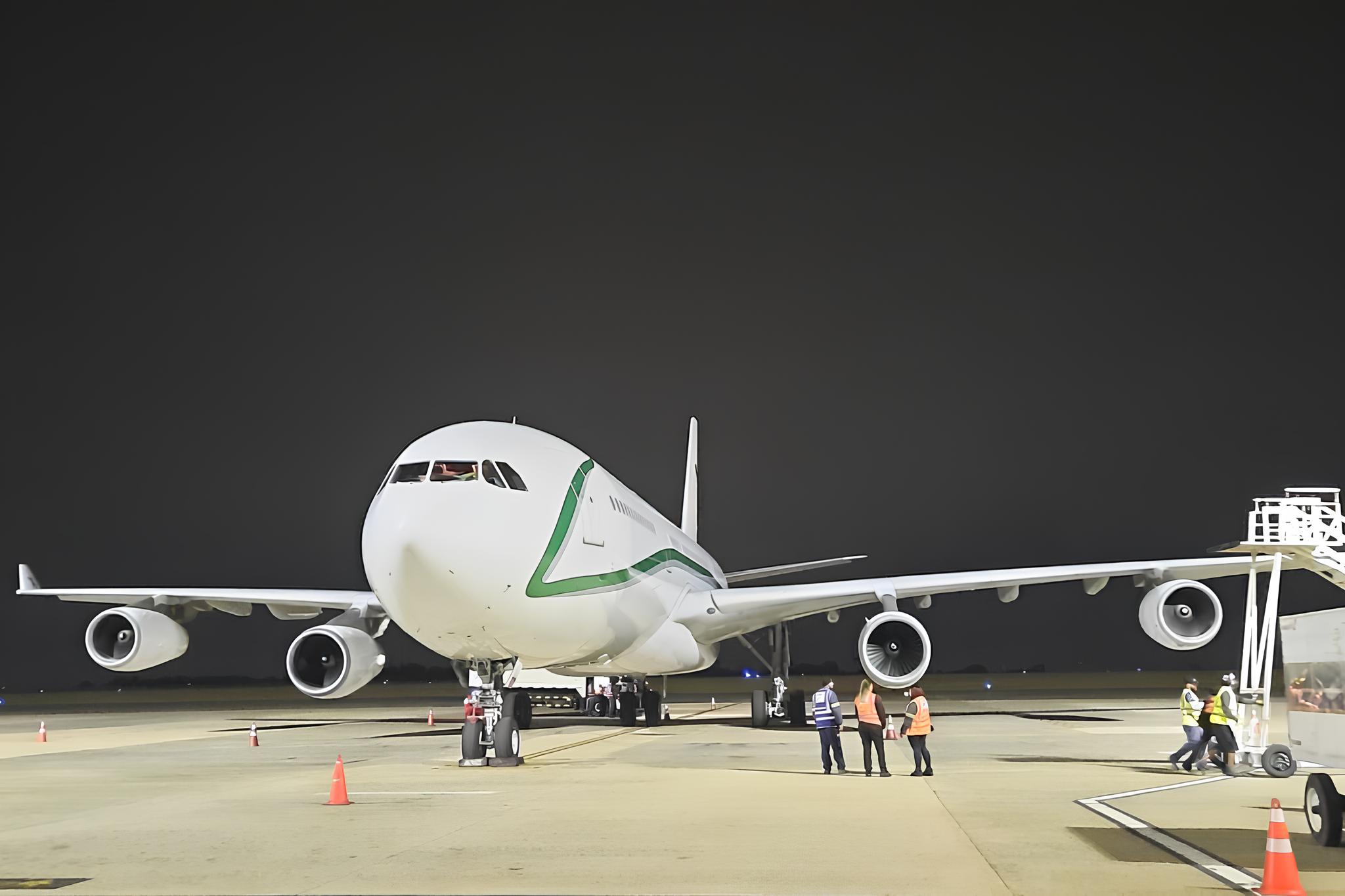 Um Gigante dos Céus Retorna ao Brasil: Como o Airbus A340 que Transportou a Seleção Brasileira Agora Conecta o Futebol Global 1 Um Gigante dos C us Retorna ao Brasil Como o Airbus A340 que Transportou a Sele o Brasileira Agora Conecta o Futebol Global
