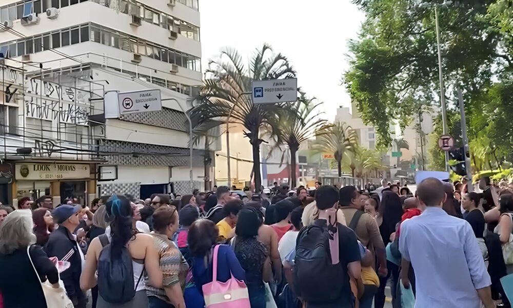 Crise na Sa de Mental de Campinas Funcion rios e Apoiadores Protestam Contra Atraso em Repasses do Dr C ndido Ferreira