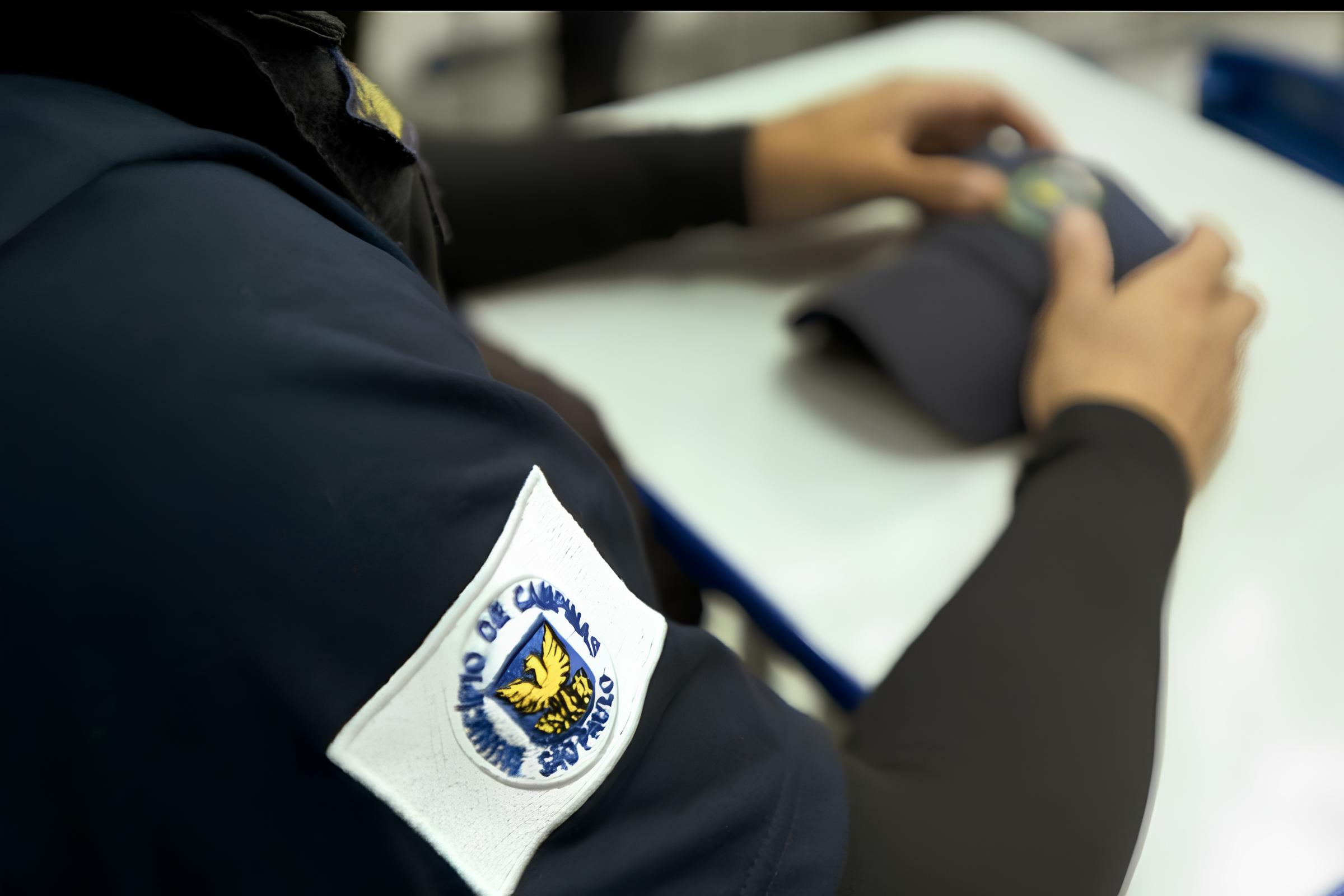 O Botão Que Salvou Uma Vida: Como a Tecnologia e Coragem Estão Combatendo a Violência Doméstica em Campinas 1 O Bot o Que Salvou Uma Vida Como a Tecnologia e Coragem Est o Combatendo a Viol ncia Dom stica em Campinas
