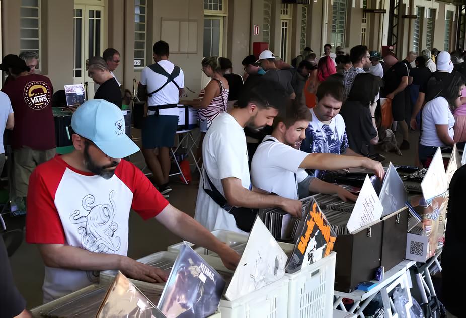 O Resgate Audível: Como a Feira de Discos de Vinil de Campinas Está Revivendo Memórias e Reinventando Culturas 1 O Resgate Aud vel Como a Feira de Discos de Vinil de Campinas Est Revivendo Mem rias e Reinventando Culturas