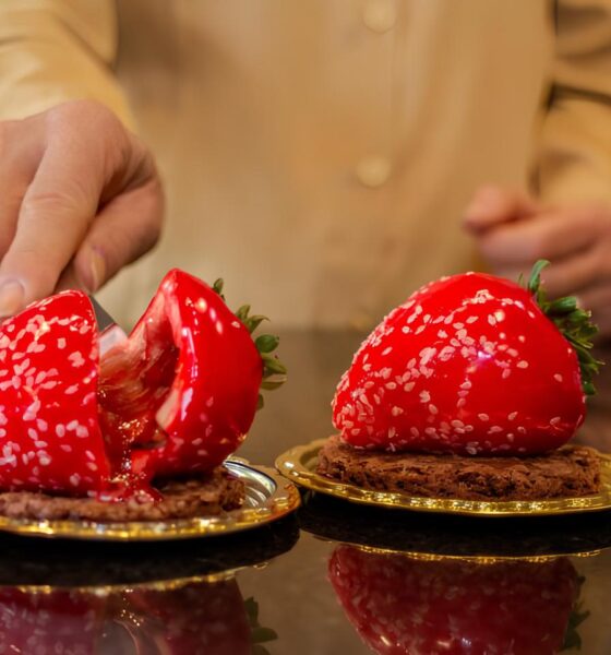 Quando a Arte Encontra o Paladar: A Panificadora Bambini Revoluciona a Confeitaria com Doces Hiper-Realistas Inspirados em Cédric Grolet 2 Quando a Arte Encontra o Paladar A Panificadora Bambini Revoluciona a Confeitaria com Doces Hiper Realistas Inspirados em C dric Grolet