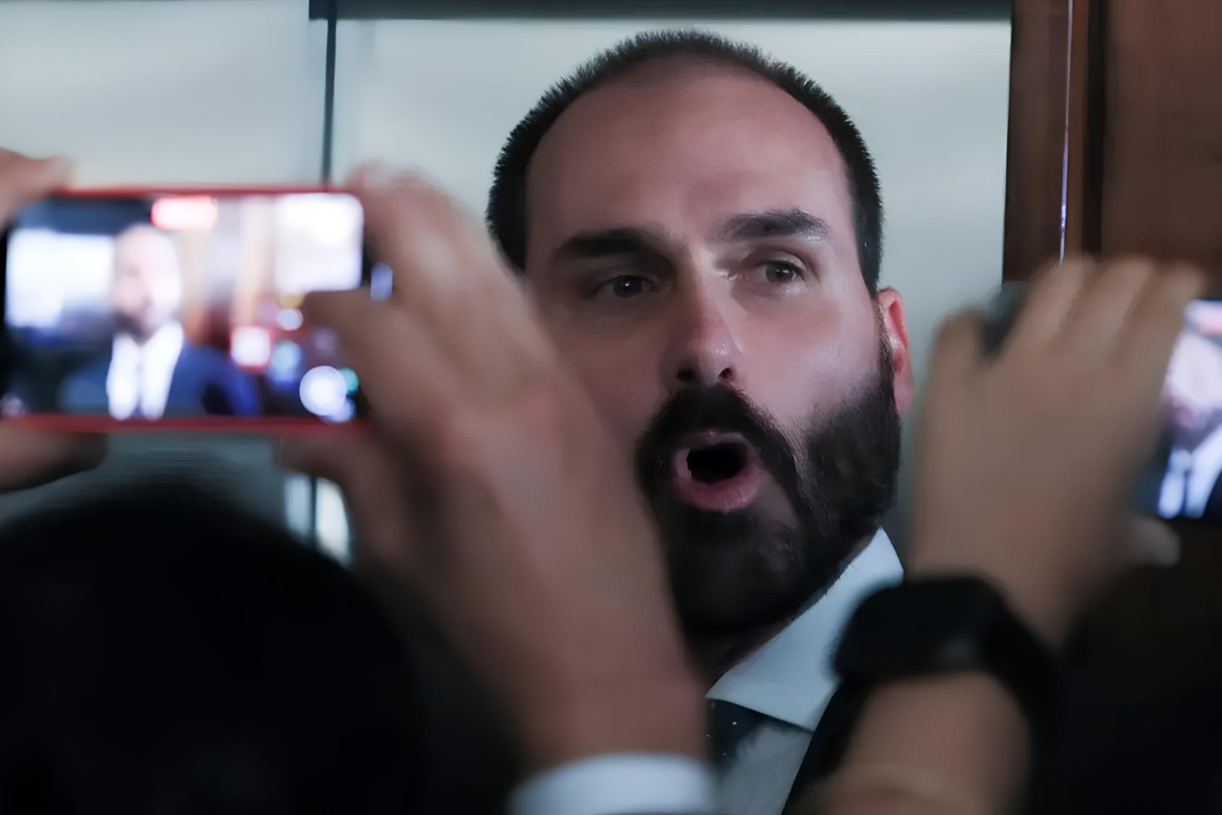 Eduardo Bolsonaro Comemora 'Custo Moraes': Um Capítulo Controverso no Tabuleiro Político Internacional 1 Eduardo Bolsonaro Comemora Custo Moraes Um Cap tulo Controverso no Tabuleiro Pol tico Internacional