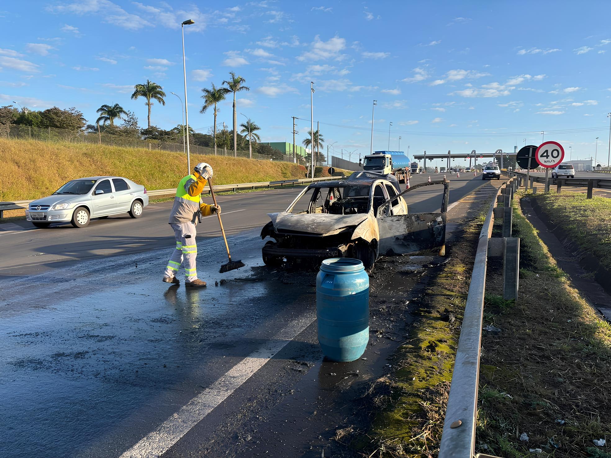 Fogo na Rodovia: O Dia em que a Zeferino Vaz Virou um Mar de Chamas e Fumaça 1 Fogo na Rodovia O Dia em que a Zeferino Vaz Virou um Mar de Chamas e Fuma a