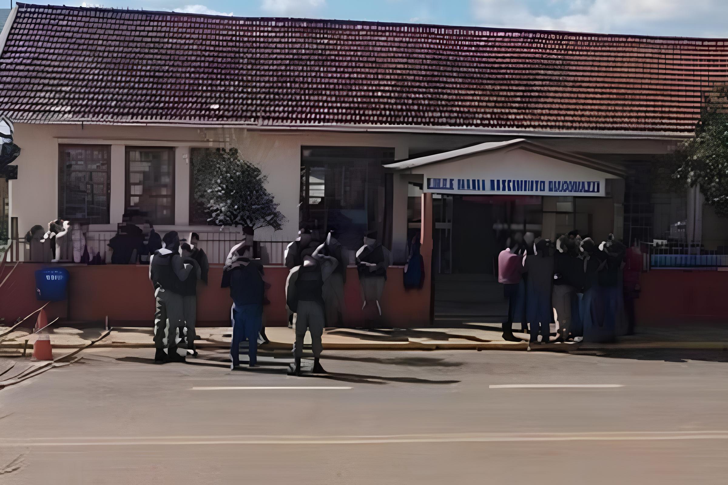 O Dia em Que o Medo Entrou na Escola: A História do Ataque em Estação e os Heróis Anônimos que Salvaram Vidas 1 O Dia em Que o Medo Entrou na Escola A Hist ria do Ataque em Esta o e os Her is An nimos que Salvaram Vidas