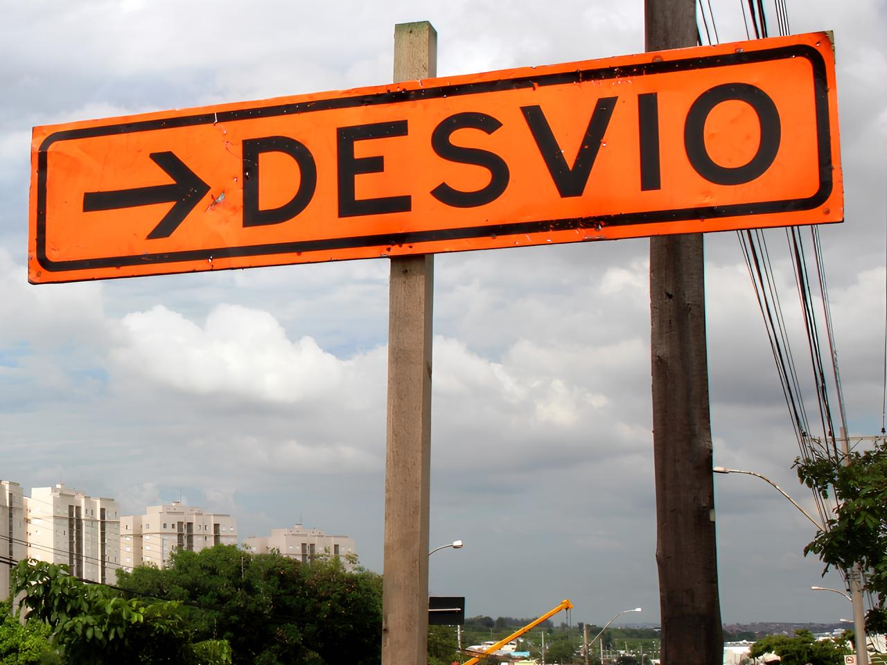 O Dia em que Campinas Parou: Bloqueio na Rua Irmã Serafina Revela o Caos Urbano e Soluções Criativas 1 O Dia em que Campinas Parou Bloqueio na Rua Irm Serafina Revela o Caos Urbano e Solu es Criativas