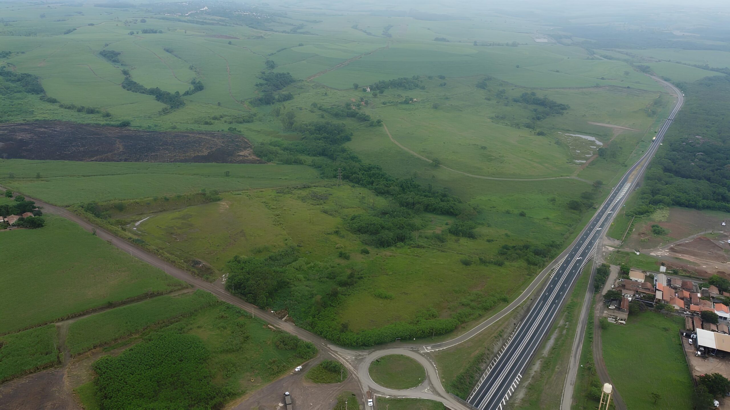 O Futuro Industrial de Piracicaba: Como um Novo Distrito Pode Transformar a Cidade e o Mercado de Trabalho 1 O Futuro Industrial de Piracicaba Como um Novo Distrito Pode Transformar a Cidade e o Mercado de Trabalho scaled