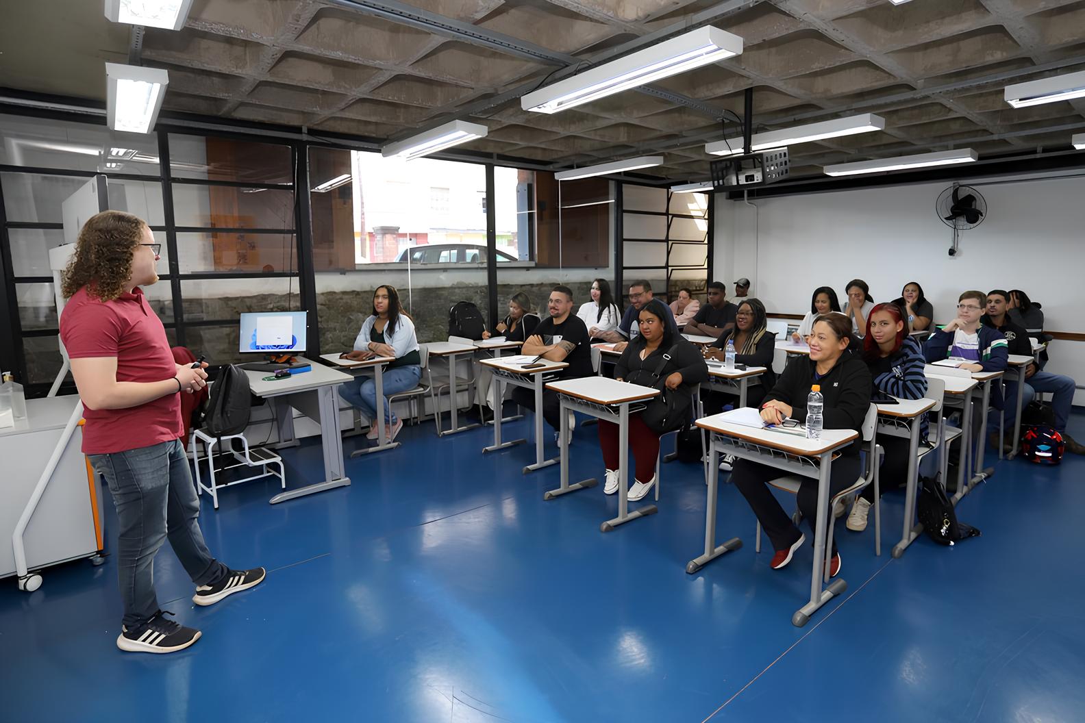 Por Que Estes Cursos Gratuitos Podem Ser Sua Chance de Reinventar o Futuro? 1 Por Que Estes Cursos Gratuitos Podem Ser Sua Chance de Reinventar o Futuro