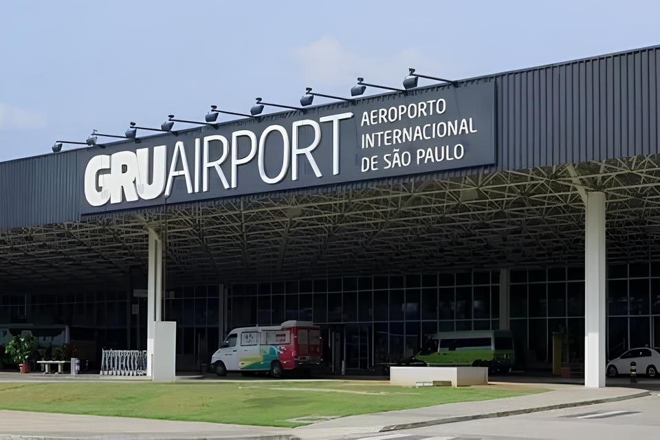 Quando Identidades Falsas Cruzam Fronteiras: O Caso do Estrangeiro Flagrado no Aeroporto de Guarulhos 1 Quando Identidades Falsas Cruzam Fronteiras O Caso do Estrangeiro Flagrado no Aeroporto de Guarulhos