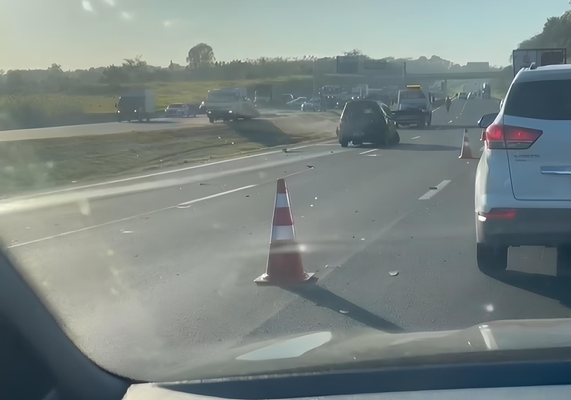 Quando o Caos Toma Conta da Rodovia: O Dia em que a Bandeirantes Virou um Tabuleiro de Acidentes 1 Quando o Caos Toma Conta da Rodovia O Dia em que a Bandeirantes Virou um Tabuleiro de Acidentes