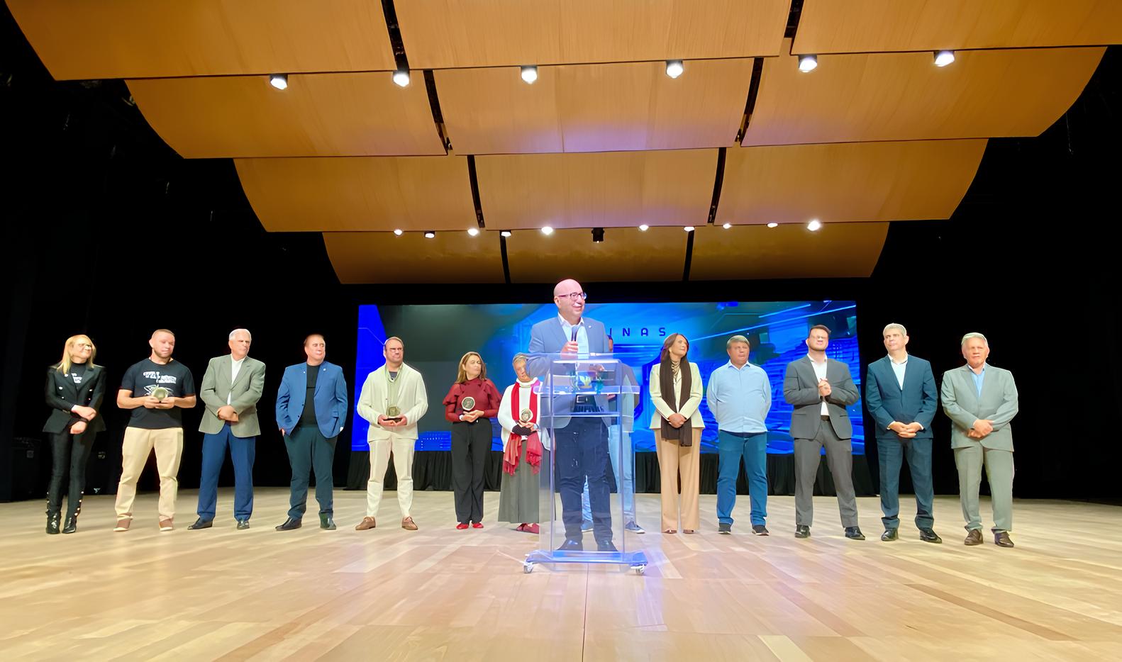 Transformação Cultural em Campinas: O Renascimento do Centro de Convivência Cultural Carlos Gomes 1 Transforma o Cultural em Campinas O Renascimento do Centro de Conviv ncia Cultural Carlos Gomes