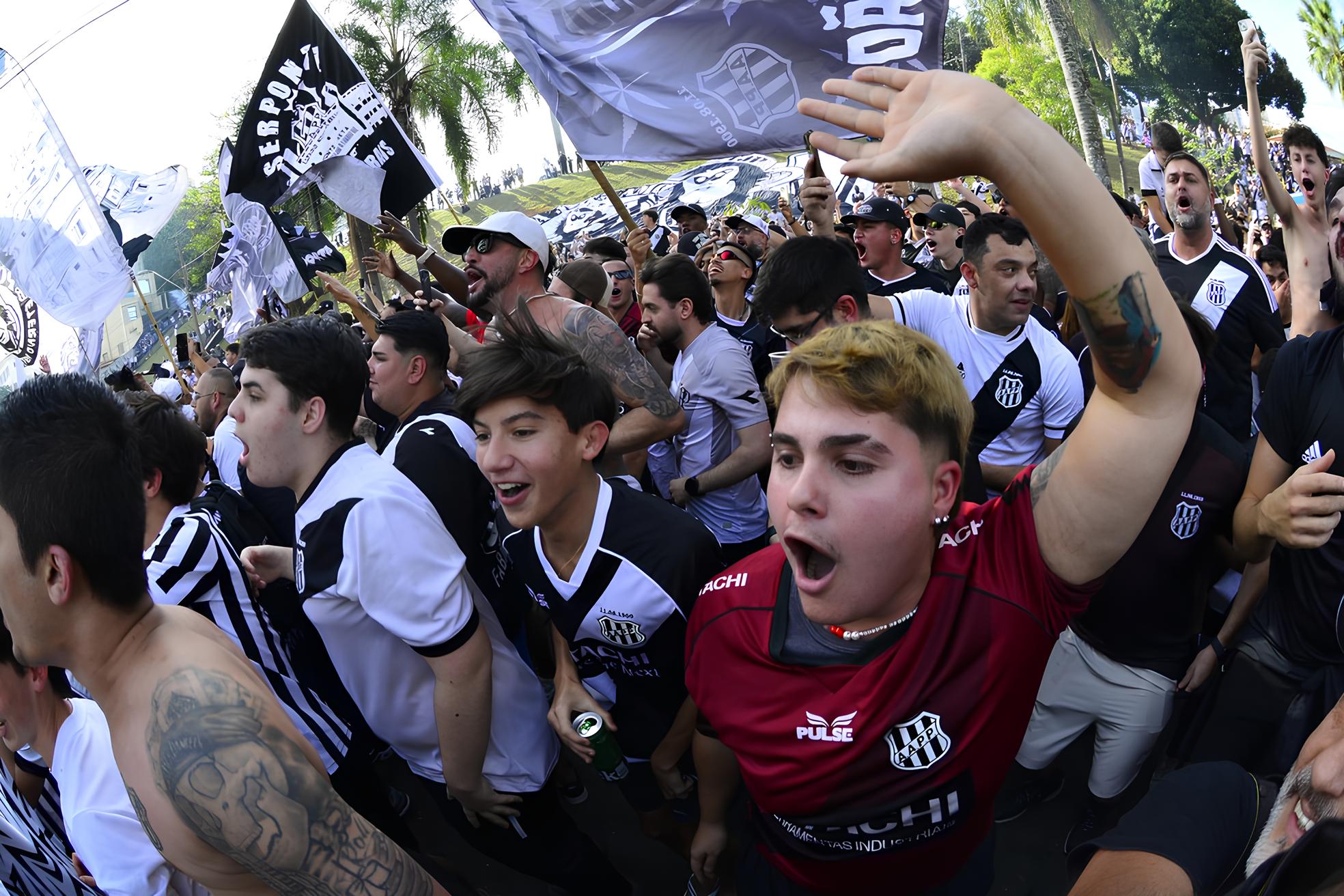 A Batalha do Majestoso Como o D rbi 210 Entre Ponte Preta e Guarani Definiu Novos Cap tulos na Hist ria do Futebol Campineiro