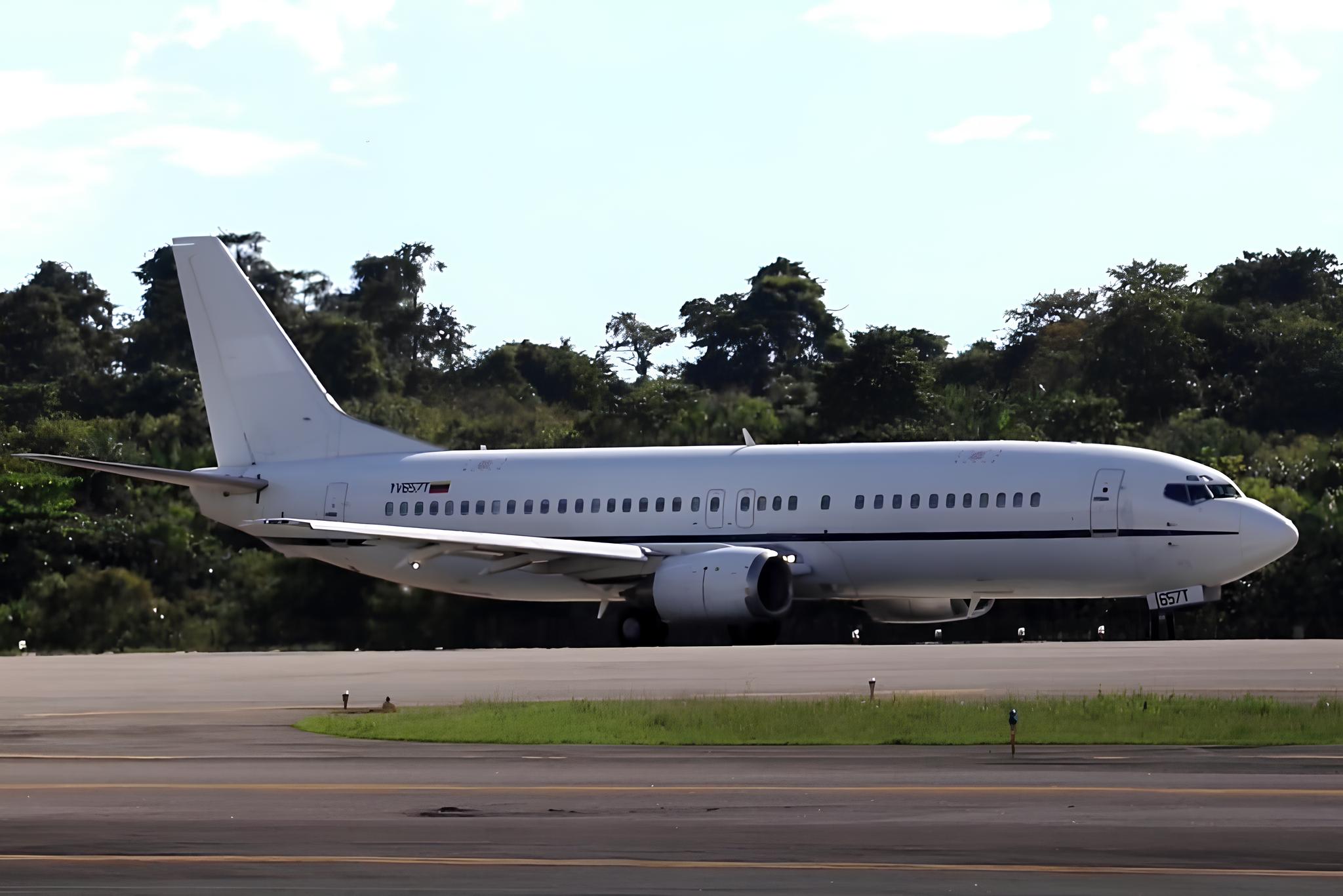 Boeing 737-400 Estrangeiros Invadem o Céu Brasileiro: O Que Esses Voos Especiais Revelam Sobre a Aviação e o Futuro dos Aeroportos no País? 1 Boeing 737 400 Estrangeiros Invadem o C u Brasileiro O Que Esses Voos Especiais Revelam Sobre a Avia o e o Futuro dos Aeroportos no Pa s