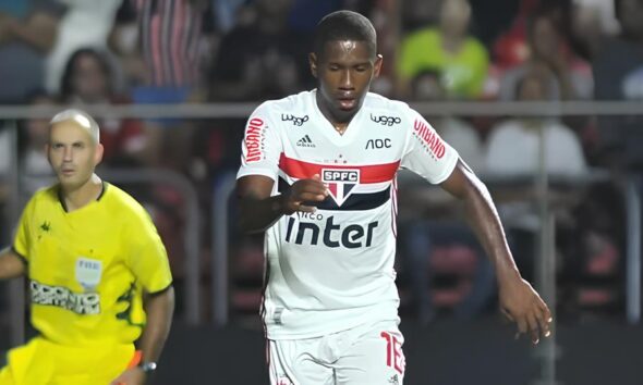 Macei 19 C A Noite em que o Futebol Brasileiro Pulsou Sob as Estrelas de Alagoas