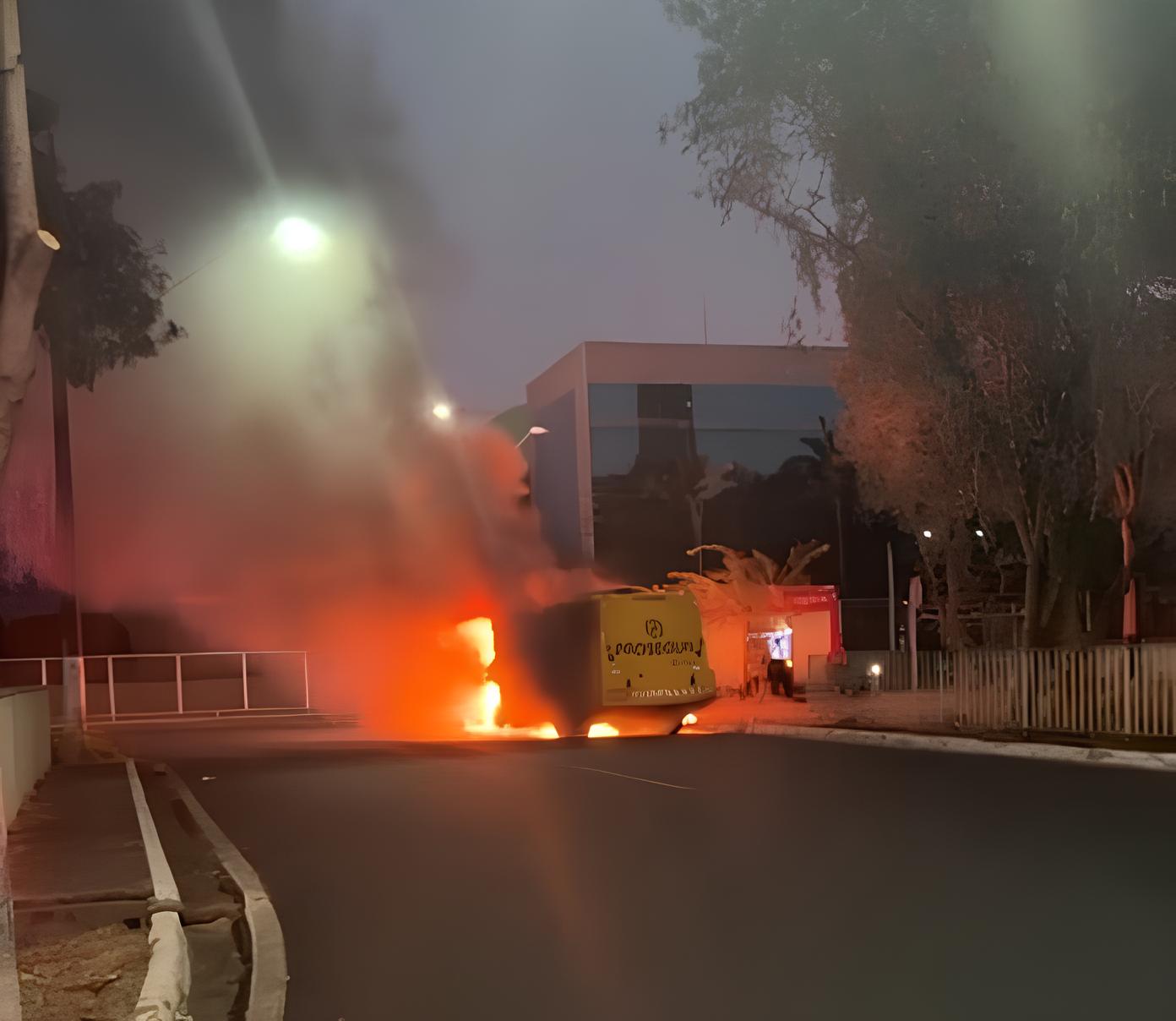 O Mist rio das Chamas O Caso do Carro Forte em Chamas na Avenida Maur lio Biagi