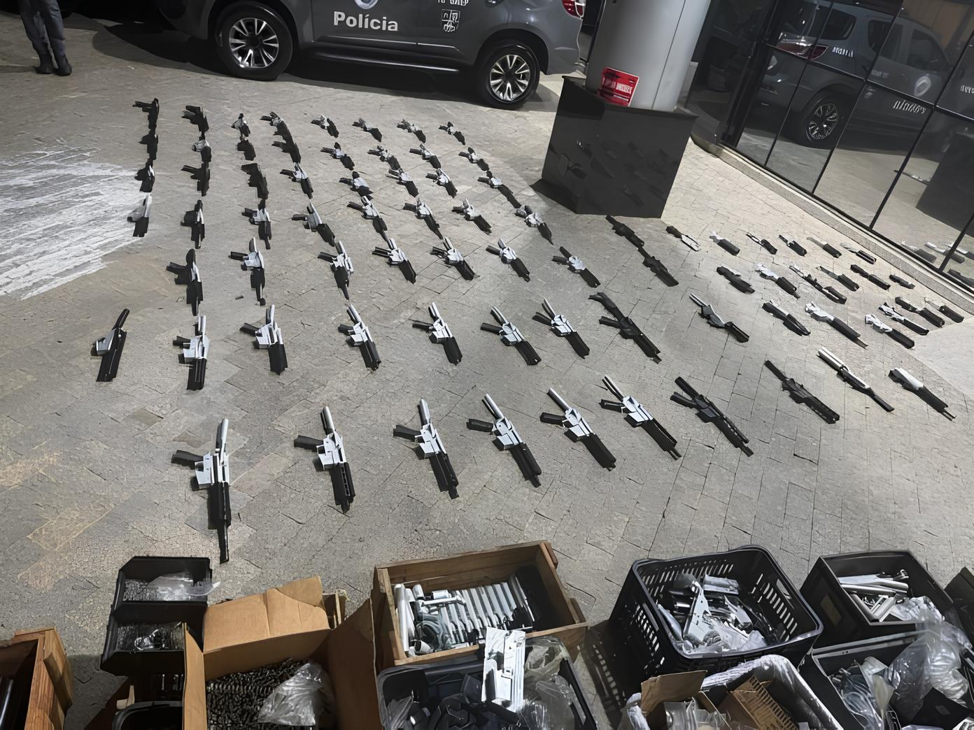 Operação Arma Silenciosa: Como uma Fábrica Clandestina de Fuzis Quase Abasteceu Facções Criminosas em SP 1 Opera o Arma Silenciosa Como uma F brica Clandestina de Fuzis Quase Abasteceu Fac es Criminosas em SP