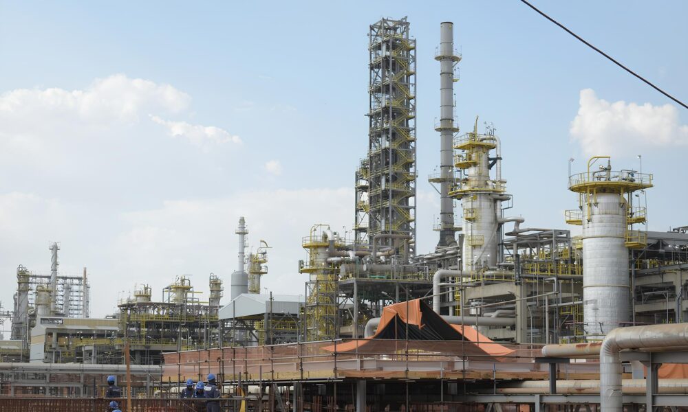 Por Que a Maior Refinaria do Brasil Reduziu Sua Produ o Mesmo Ap s Ganhar Nova Capacidade