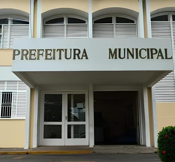 Quando a F Encontra o Vazio Digital Uma Jornada Pelo Racismo Religioso e os Desafios da Internet Moderna