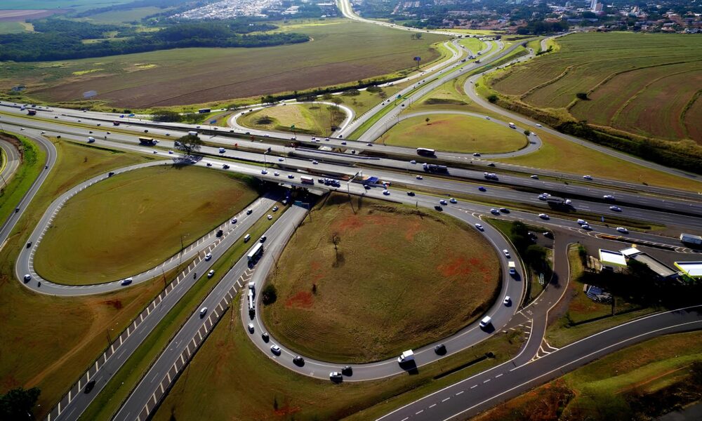 Rodovias Paulistas em Foco O Dia em que o Caos nas Estradas Revelou a Fragilidade do Nosso Tr nsito