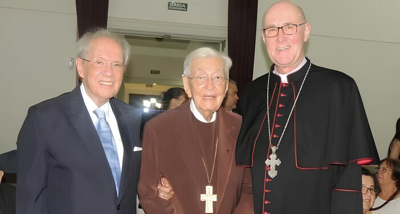 Dom Gilberto e a Luta Silenciosa: Um Retrato de Fé, Resiliência e Comunidade em Tempos de Adversidade 1 Dom Gilberto e a Luta Silenciosa Um Retrato de F Resili ncia e Comunidade em Tempos de Adversidade