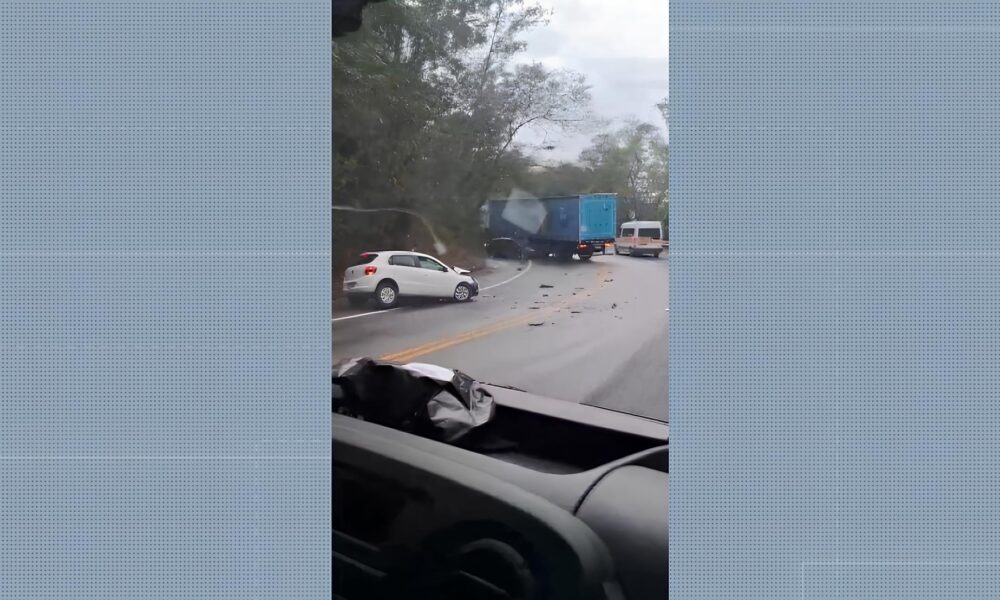 O Dia em que a Estrada Escorregadia Mudou Vidas O Acidente de Amparo que Paralisou uma Rodovia e Deixou Tr s Feridos