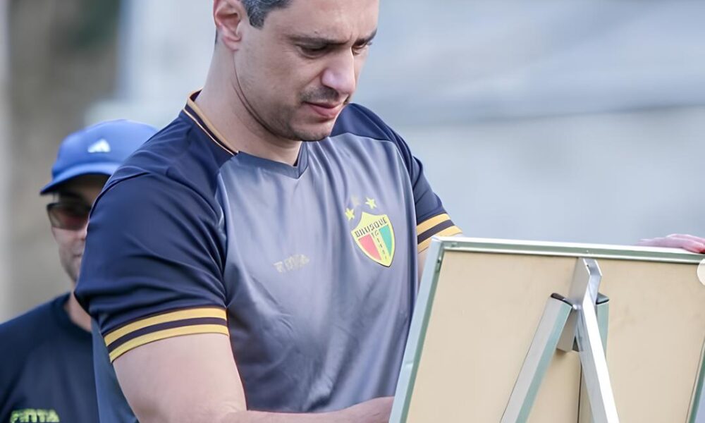 O Duelo Decisivo no Majestoso Como Bernardo Franco Quer Conquistar a Ponte Preta e Levar o Brusque S rie B