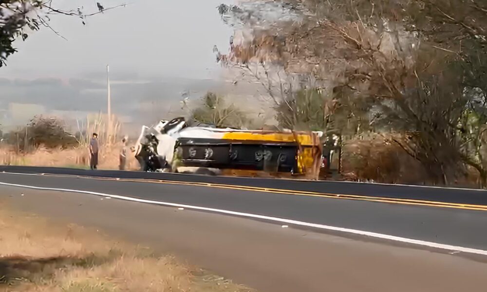 Quando 25 Mil Litros de Diesel Viram um Drama nas Estradas O Acidente que Paralisou SP 133