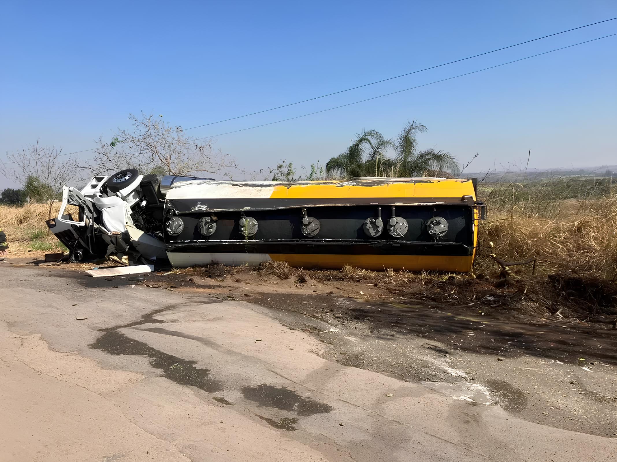 Quando o Progresso Tomba: Um Caminhão-Tanque, 25 Mil Litros de Diesel e o Caos na Rodovia SP-133 1 Quando o Progresso Tomba Um Caminh o Tanque 25 Mil Litros de Diesel e o Caos na Rodovia SP 133