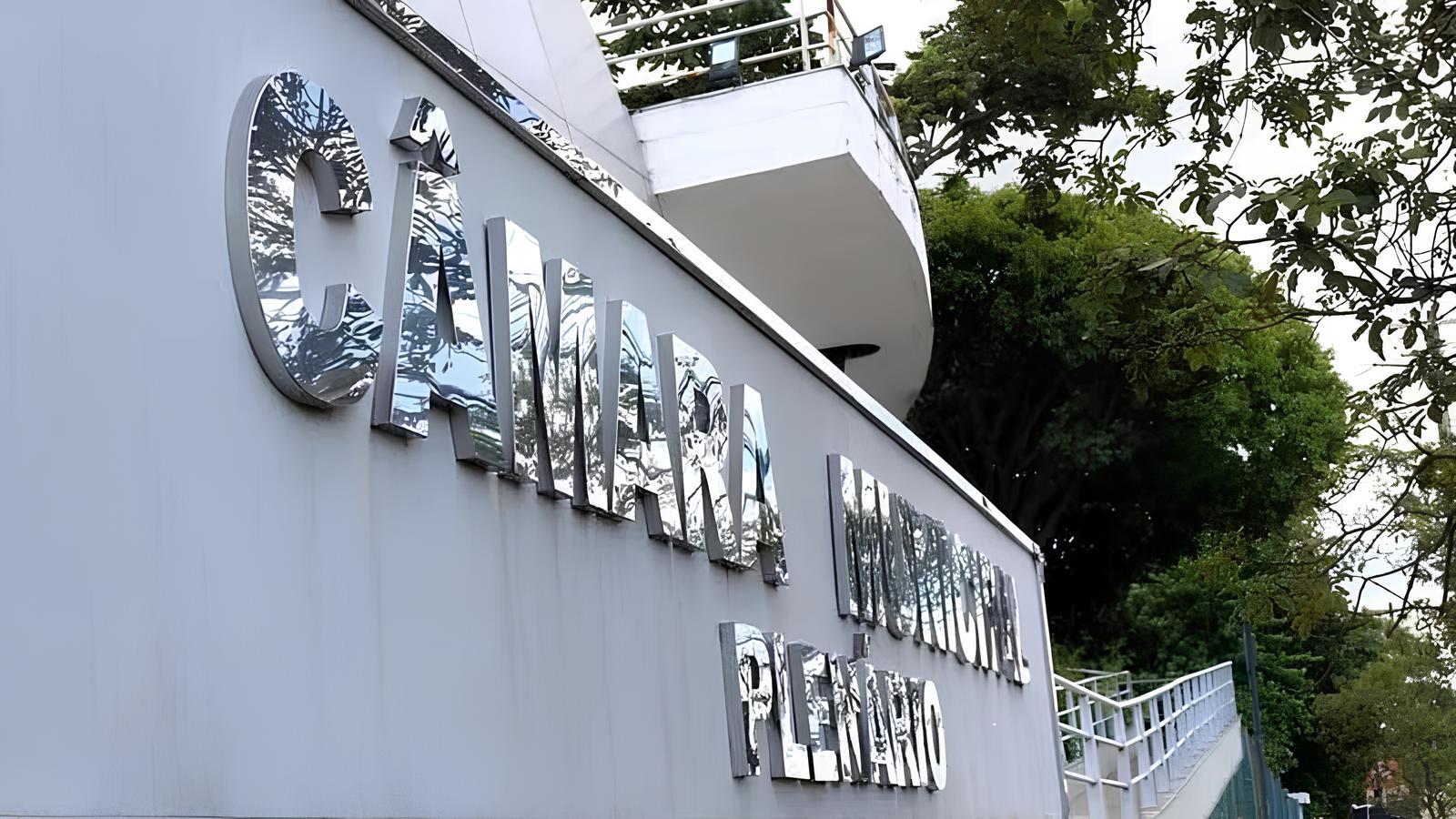 “Licença para a Justiça? Como uma Vereadora de Campinas Paralisou um Processo Disciplinar com um Passaporte Humanitário” 1 Licen a para a Justi a Como uma Vereadora de Campinas Paralisou um Processo Disciplinar com um Passaporte Humanit rio