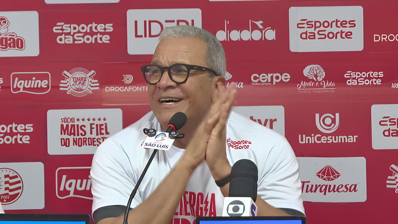 O Império dos Anjos: Como um Pai e seu Filho Estão Reescrevendo a História do Futebol Brasileiro com Sete Conquistas em Oito Anos 1 O Imp rio dos Anjos Como um Pai e seu Filho Est o Reescrevendo a Hist ria do Futebol Brasileiro com Sete Conquistas em Oito Anos