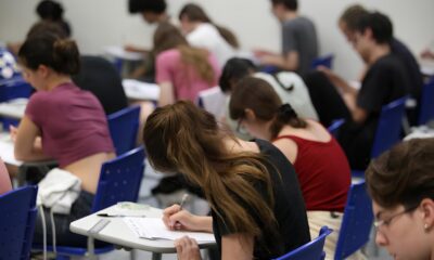 O Segredo Proibido dos Topos do Vestibular Como a Intelig ncia Artificial Est Silenciosamente Revolucionando os Estudos e Por Que 90 dos Estudantes Est o Usando Errado